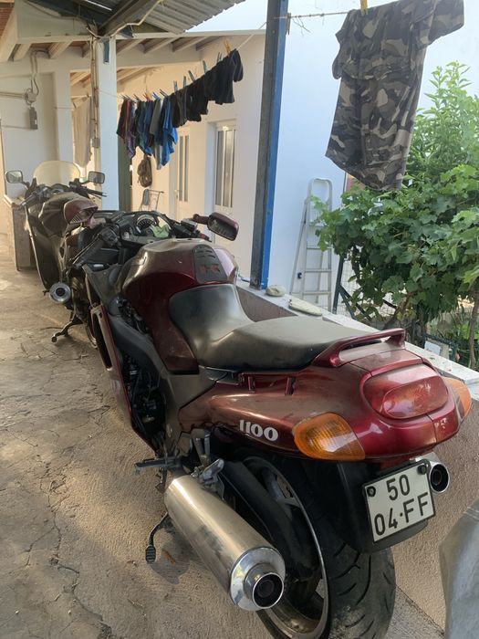 2 Kawazakis ninja ZZR 1100