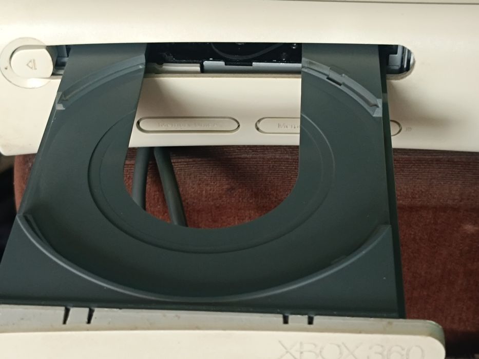 konsola Xbox 360 plus pad