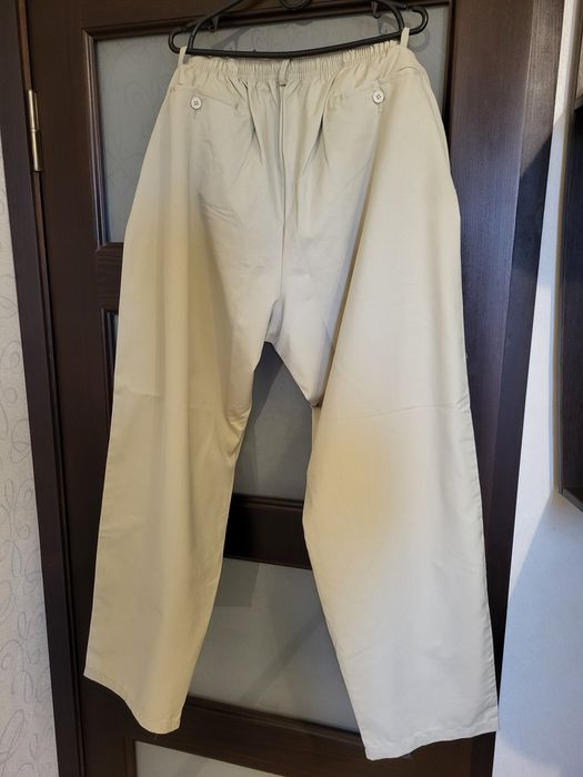 Продам летние джинсовые брюки на резинке в поясе.