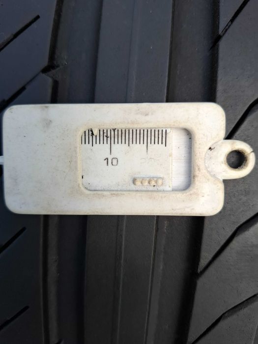 Opony Continental 235 35 R 18