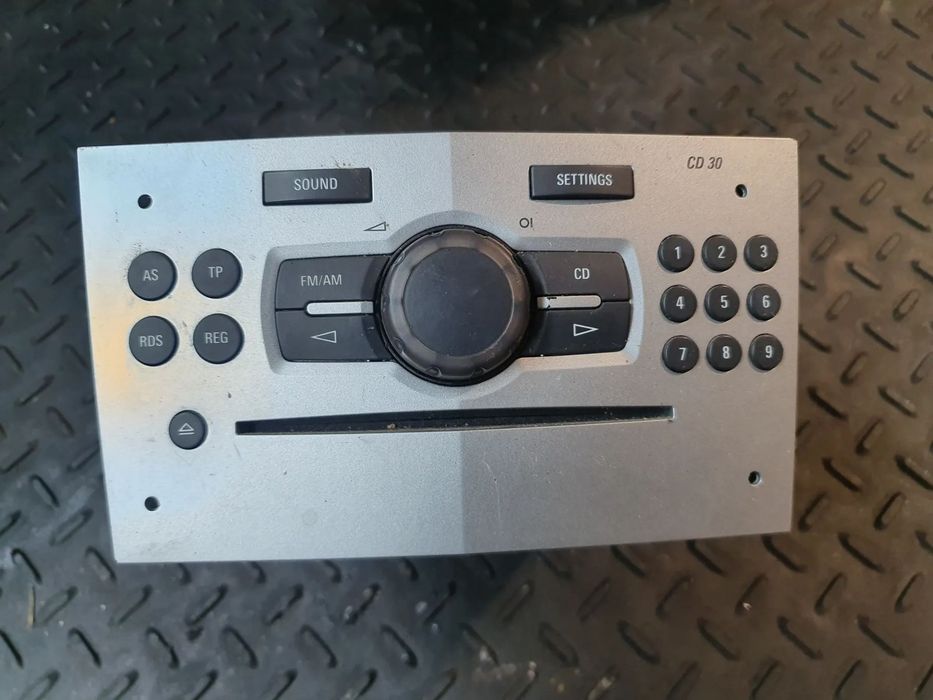 Opel Corsa D radio radioodtwarzacz 13357130