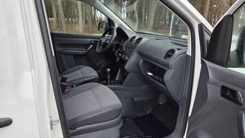 VW Caddy_2012r.lift_5osób_podgrzewane fotele