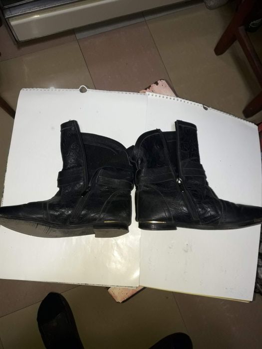 Женские зимние кожаные ботинки 38 раз.