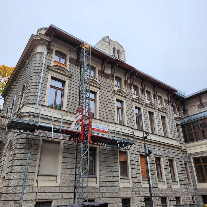 Podest Masztowy Ruchomy Platforma Robocza Podnośnik Scanclimber