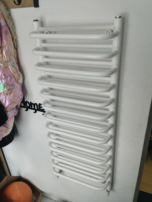 Grzejnik drabinkowy biały  107 x 43.5 / 40 cm rozstaw