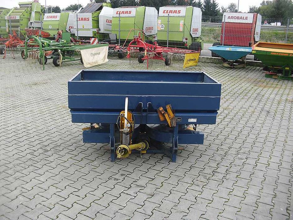 Розкидач міндобрив BOGBALLE (1)