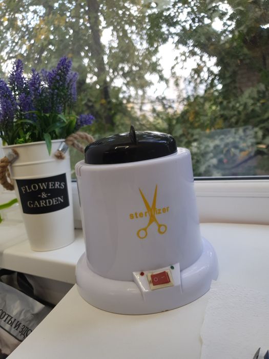 Стерилізатор кварцовий для манікюрних інструментів.