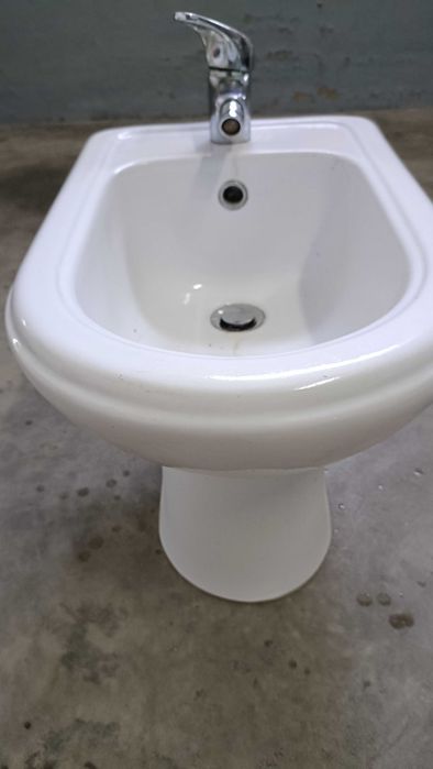 Móveis e sanitários indusa