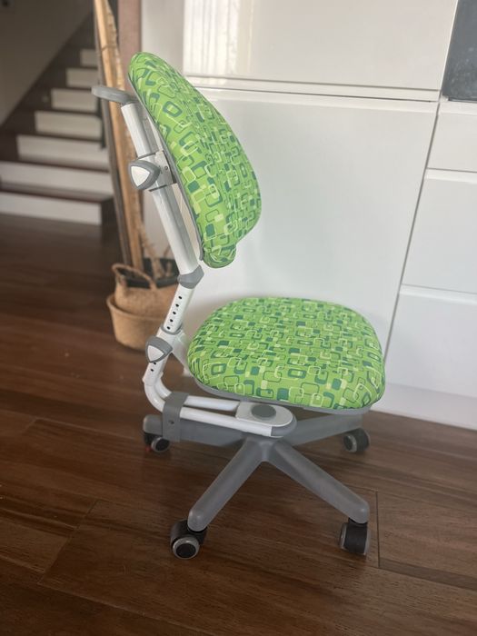 Krzesło do biurka dziecięce,  ergonomiczne