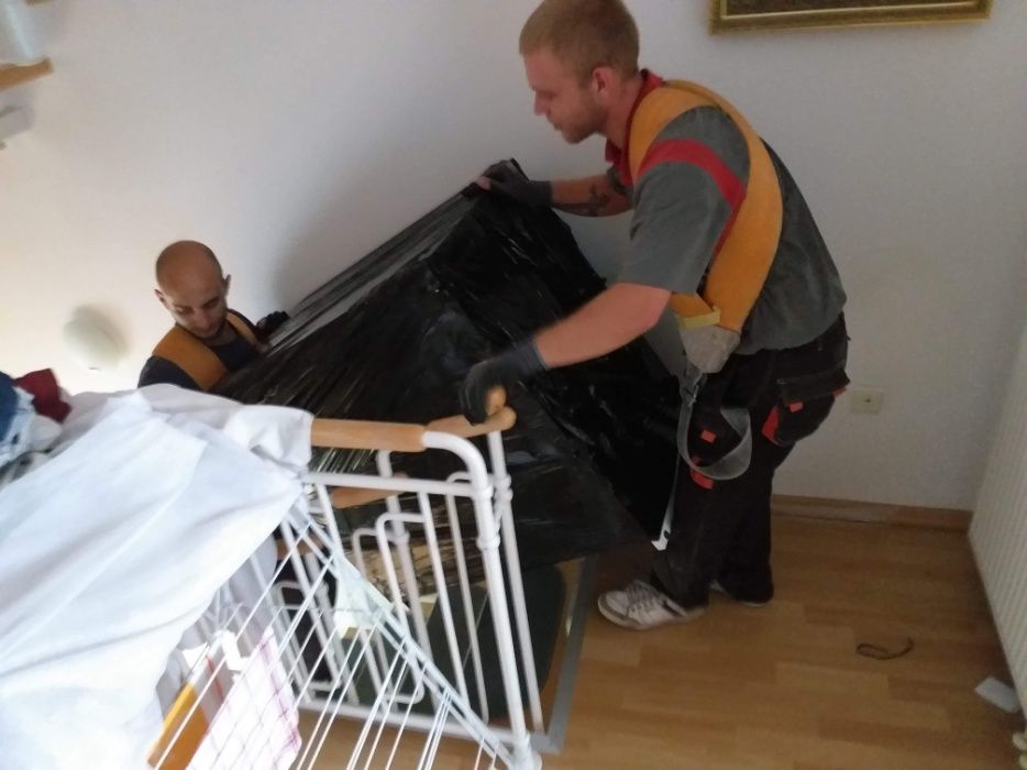 Przeprowadzki , utylizacja ,usługi transportowe, sprzątanie strychów i