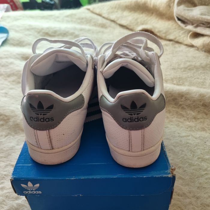 Adidas homem quase  novas