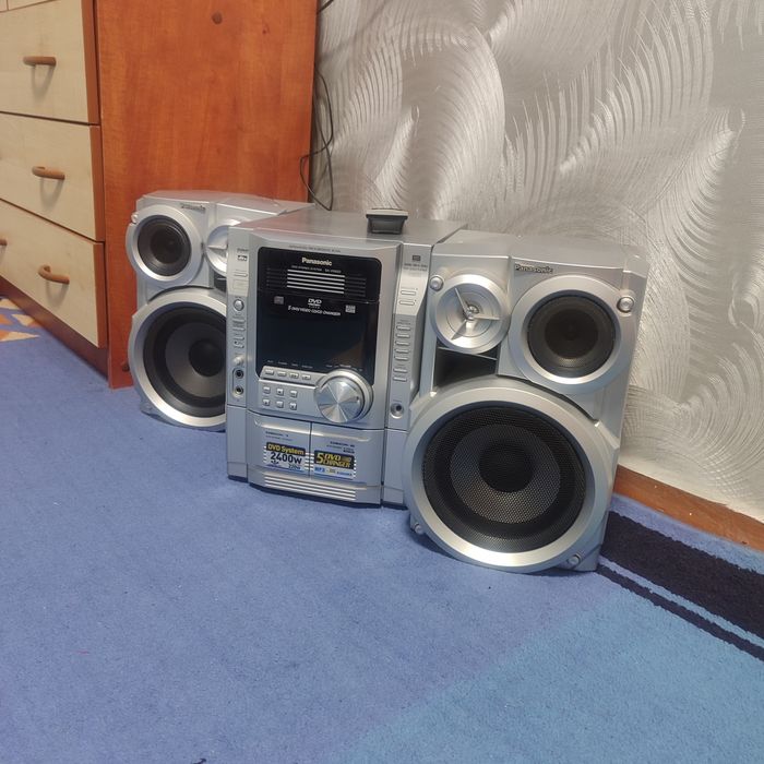 Музыкальный центер