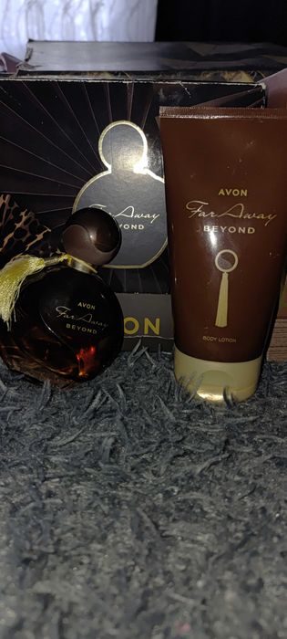 Far away beyond + lotion Avon