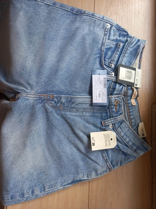 Джинсы  новые  LEVI'S  PREMIUM
Sanfrancisko, Cal.
'80s MOM JEANS 26/32