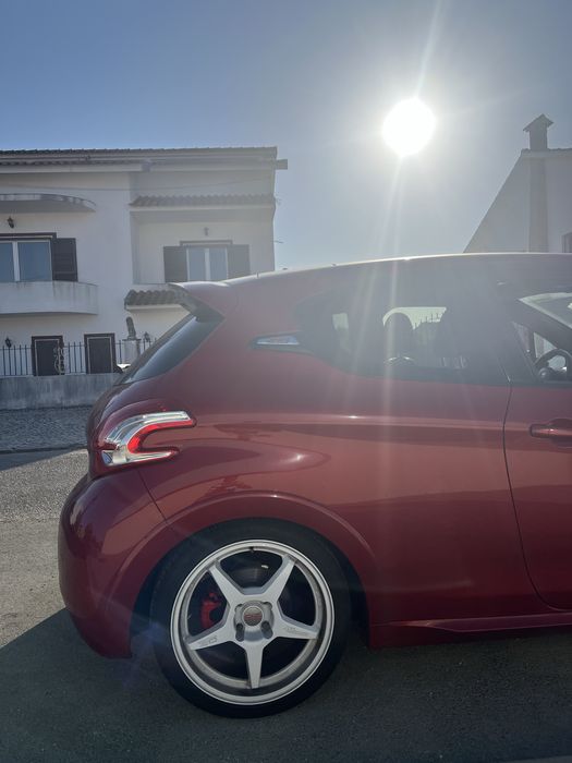 Peugeot 208 gti