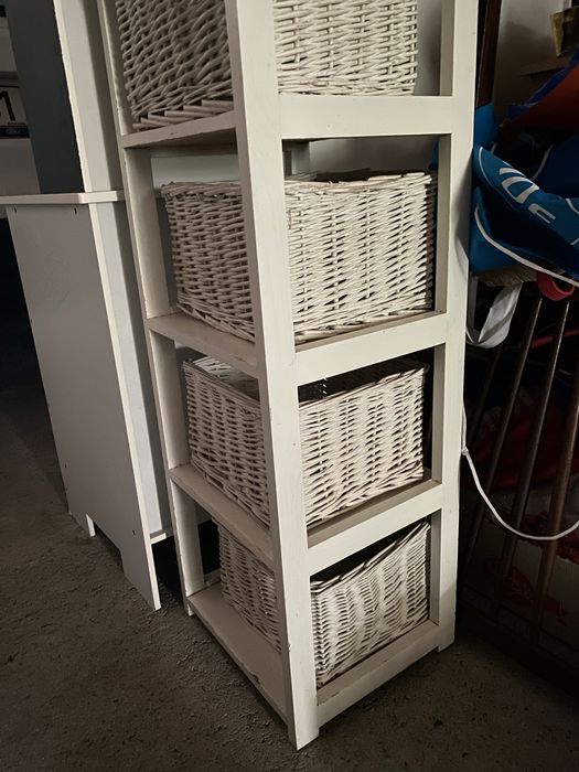 Armário Com 4 Cestos Para Arrumação – 20€