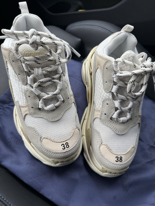 Balenciaga triple s cream