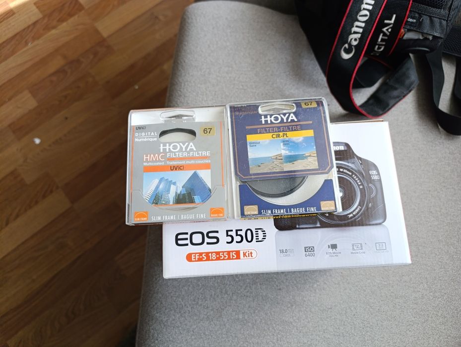 Зеркальный фотоаппарат Canon EOS 550D