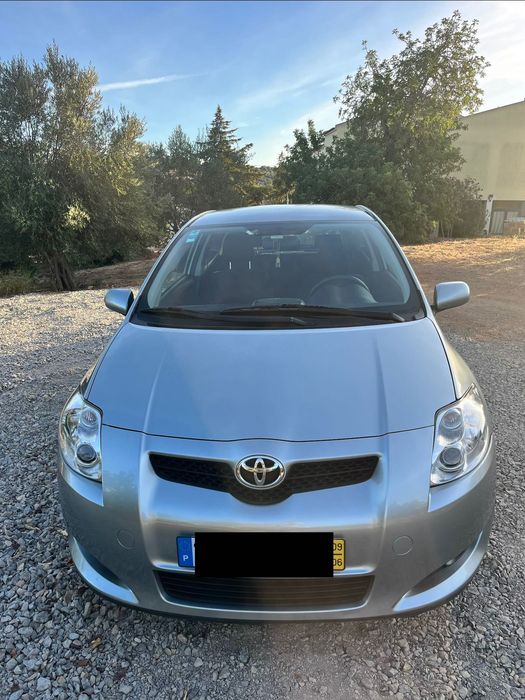 Toyota Auris 2009 — photo 2