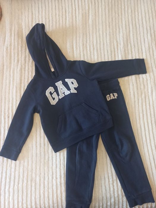 Костюм  на флисе GAP, 5Y (110см.)