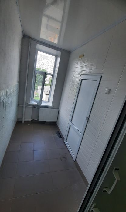Кімната біля метро