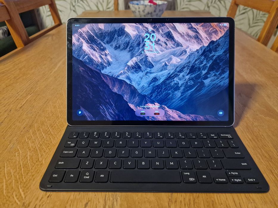 Tablet Samsung Tab S8 + Etui z klawiaturą