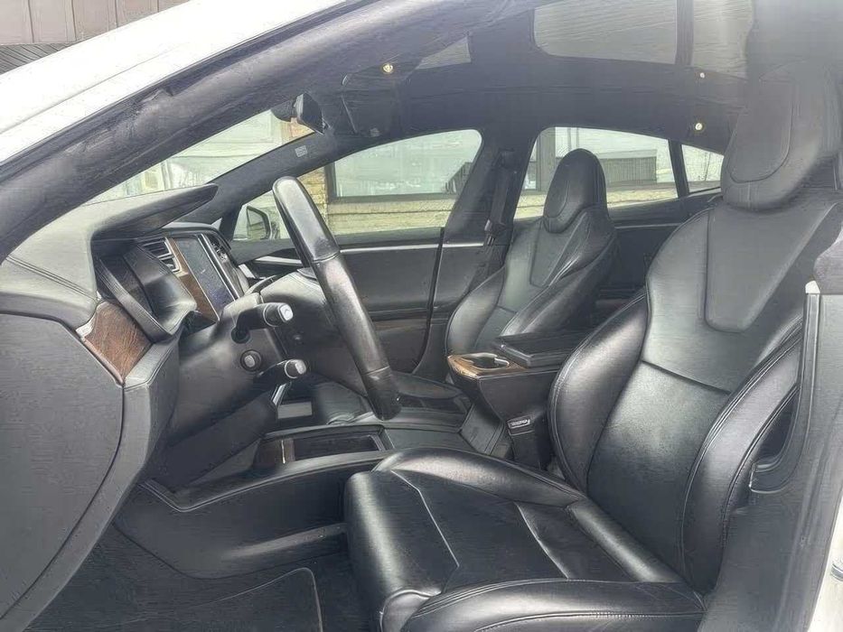 Tesla Model S P100D      2017