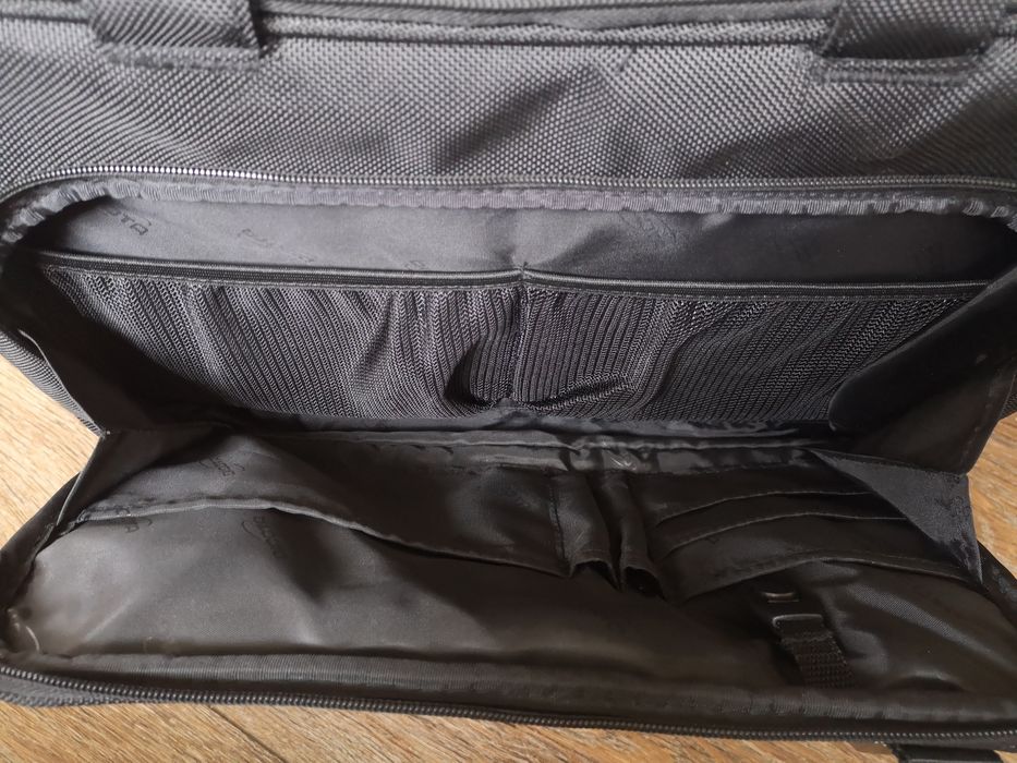 Torba na laptopa Dicota Top Traveler Pro 15,3 - 17", czarna