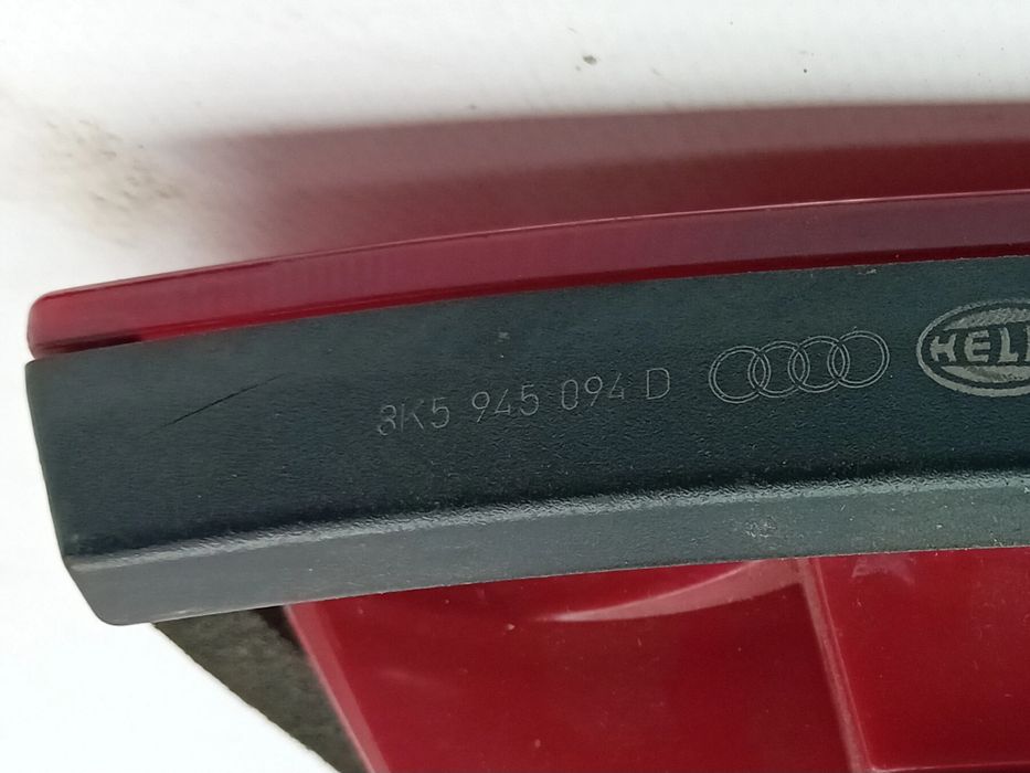 Farolim da mala direito AUDI A4 (8K2, B8)