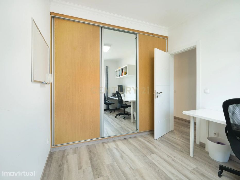 Moradia Térrea T3  com Piscina- Furo água  - Aroeira