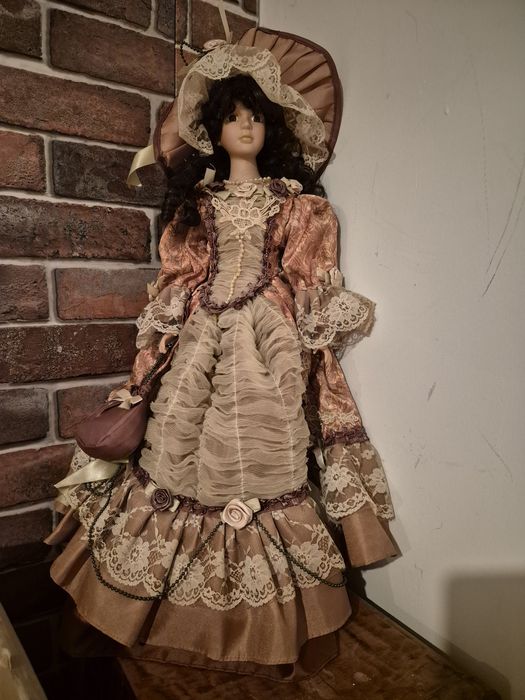 Stara duża lalka porcelanowa