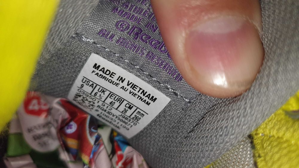 Женские кроссовки Reebok