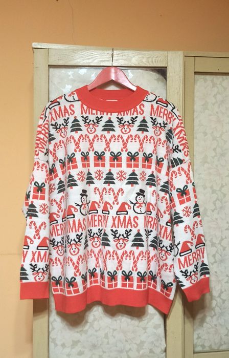 Świąteczny sweter we wzory