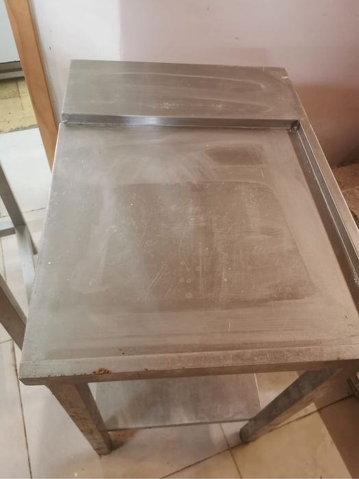 Bancada inox para tabuleiros
