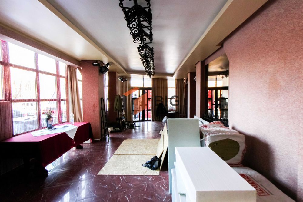 Здається в оренду комерційне приміщення по проспекту Соборності