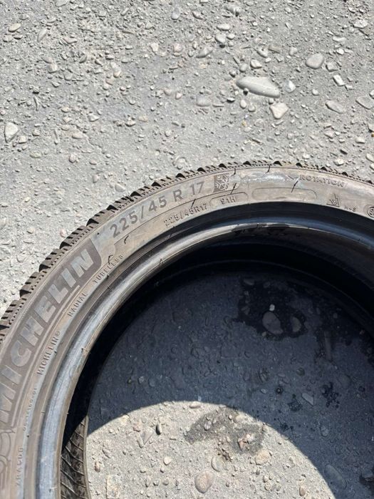 Шини 225/45 R17 пара Michelin, 7,5мм зима