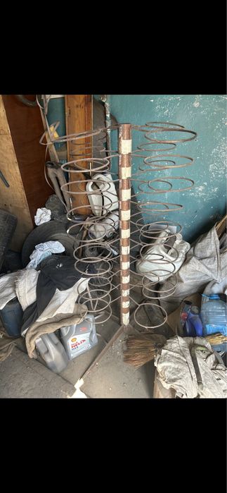 ТоргСамовивіз.Металева підставка під велику кількість тарілок на свята