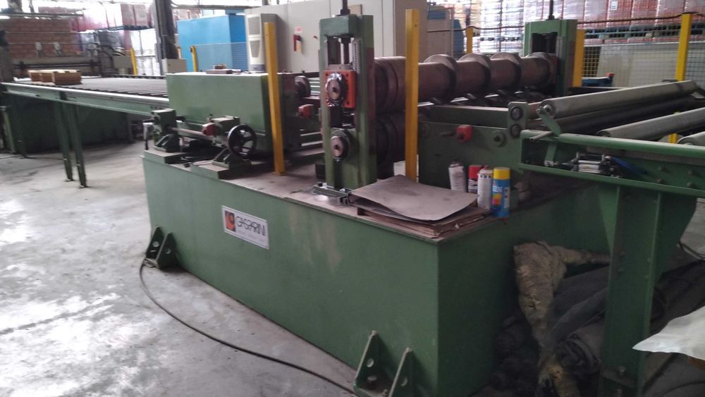 Linha de corte e quinagem de bobines de chapa Gasparini	CM50 - 1300mm