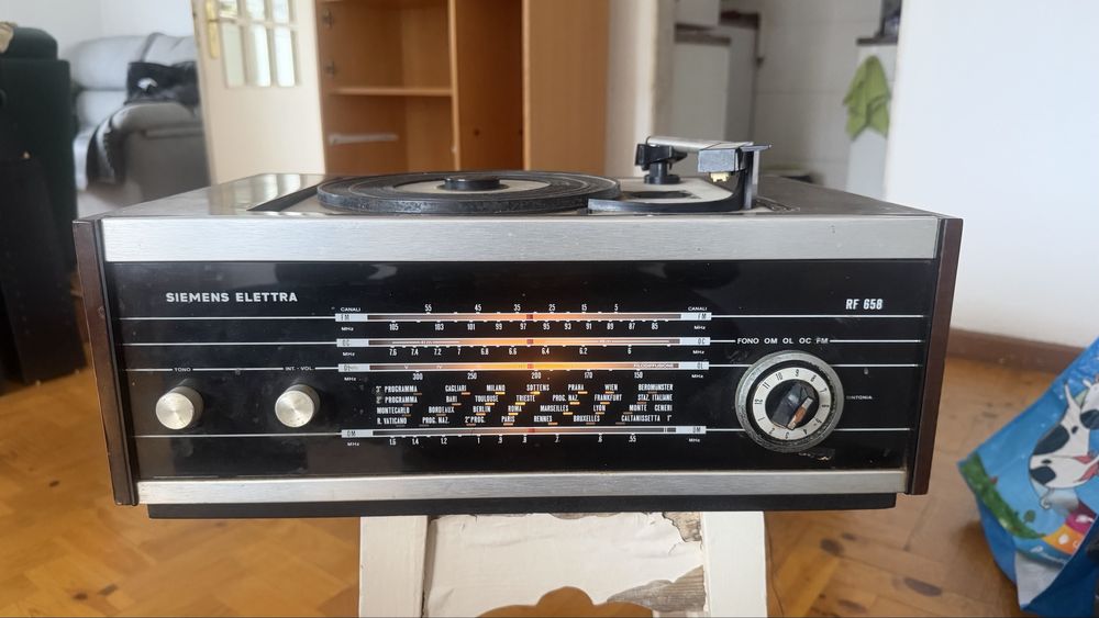 Radio/Gira discos SIEMENS ELETTRA