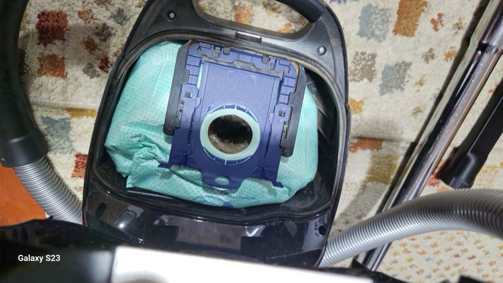 Vendo aspirador com Saco AEG VX4-1-EB Efficiency (80 ³