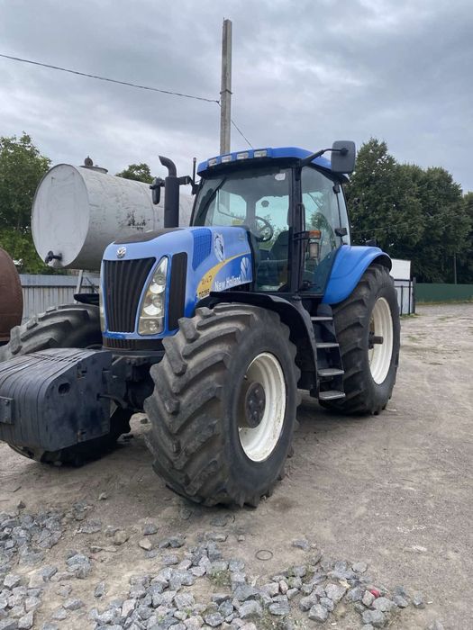 Трактор NewHolland 300 кіньських сил