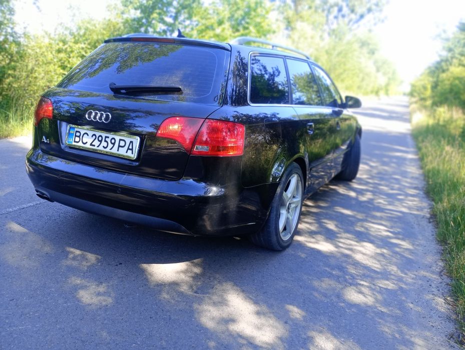 Ауді А4.                .