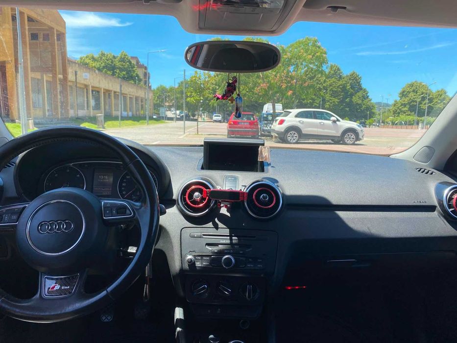 Audi A1 1.6 TDI 105 cv – 2011 – Excelente Estado