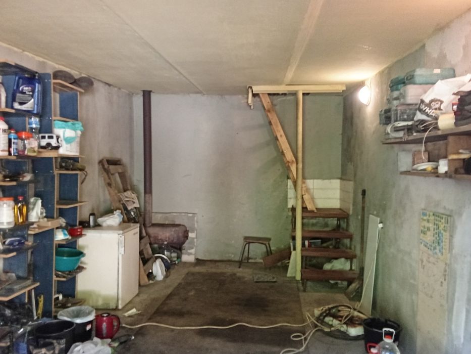Продам гараж в кооперативі світанок.