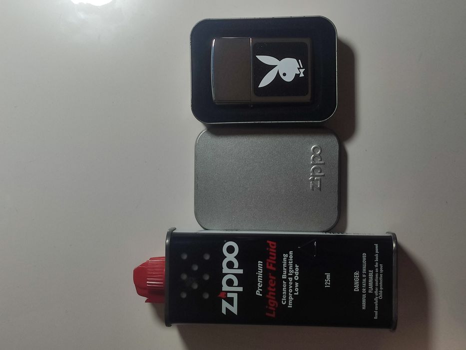 Запальничка Zippo Playboy in Black & White 250PB107(е в наявності)