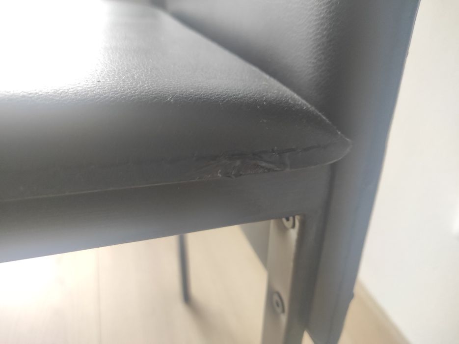 Cadeiras pretas conforama