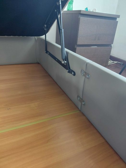 Vendo sommier em excelente estado (colchão incluído) ***BAIXA DE PREÇO***