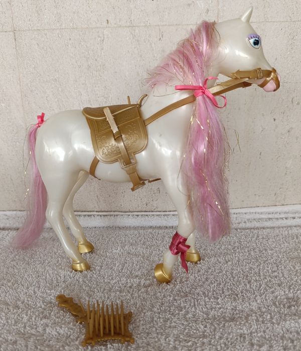 Brinquedo carroça e cavalo disney