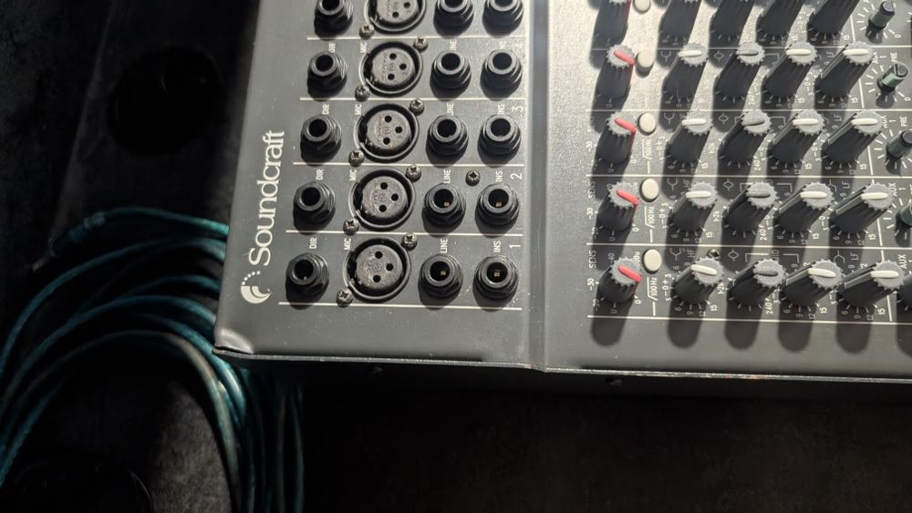 Мікшерний пульт Soundcraft SPIRIT FX8