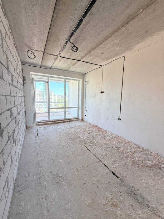 Величезна квартира в крутому комплексі з наповненням